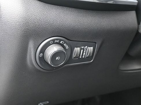 Used 2023 Jeep Compass Limited image 14