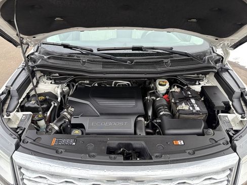 Used 2016 Ford Explorer Platinum image 10