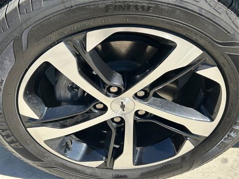 Used 2025 Chevrolet Trax RS w/ Driver Confidence Package image 9