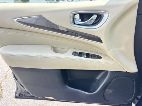 Used 2019 INFINITI QX60 Luxe w/ Essential Package FWD image 11