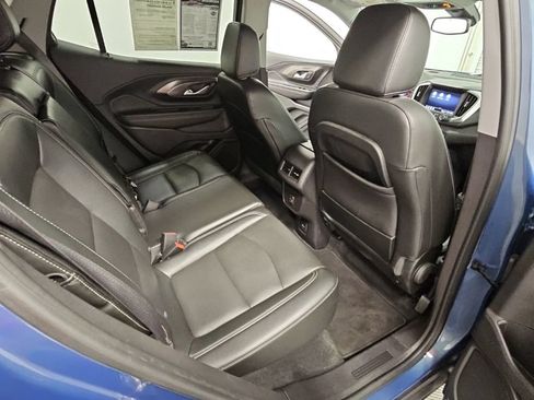 Used 2024 GMC Terrain SLT AWD/4WD image 35