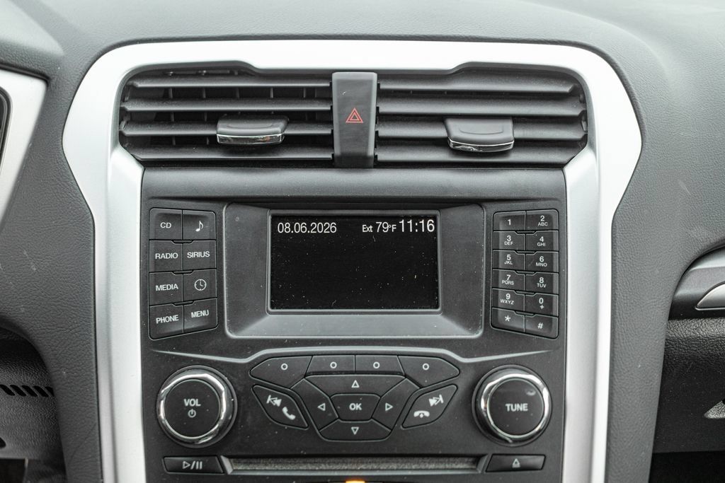 Used 2013 Ford Fusion SE FWD image 16