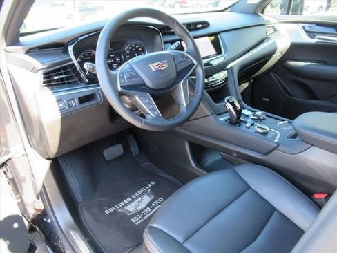 Certified 2025 Cadillac XT5 Premium Luxury image 16