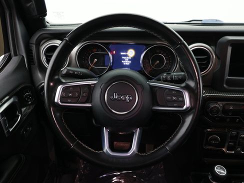 Used 2020 Jeep Wrangler Unlimited Sahara AWD/4WD image 31