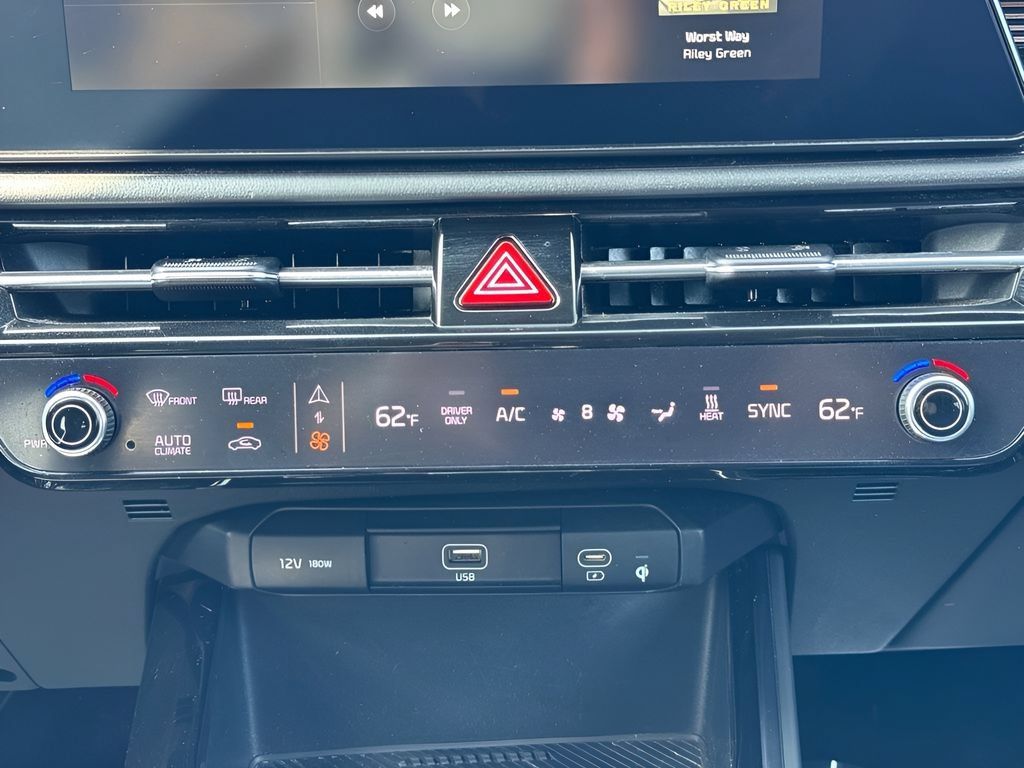 Used 2023 Kia Niro Wind FWD image 17