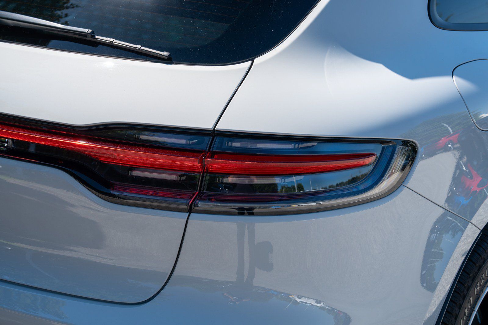 Certified 2026 Porsche Macan AWD/4WD image 14