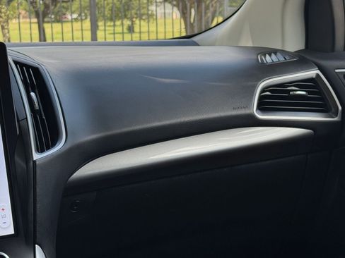 Used 2024 Ford Edge SEL image 35