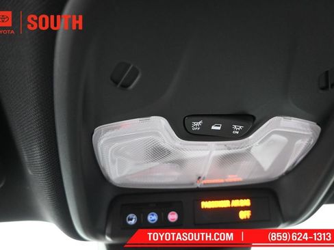 Used 2024 Chevrolet Colorado ZR2 w/ Technology Package AWD/4WD image 33