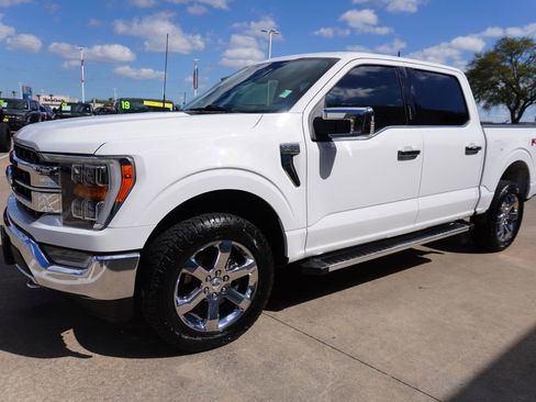 Certified 2023 Ford F150 Lariat w/ FX4 Off-Road Package AWD/4WD image 3