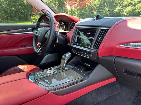 Used 2022 Maserati Levante Modena S AWD/4WD image 31