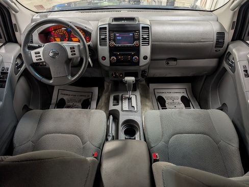 Used 2017 Nissan Frontier SV image 10