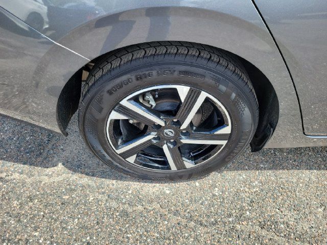 Used 2024 Nissan Sentra SV FWD image 7