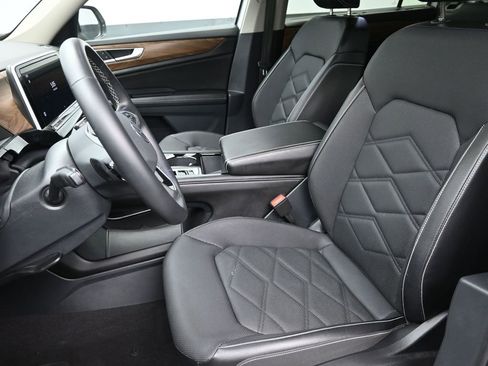 Used 2024 Volkswagen Atlas SE image 14