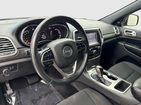 Used 2018 Jeep Grand Cherokee Laredo AWD/4WD image 18