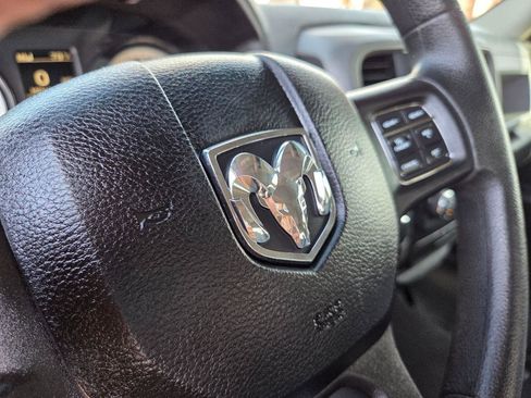 Used 2015 RAM 1500 Express image 28