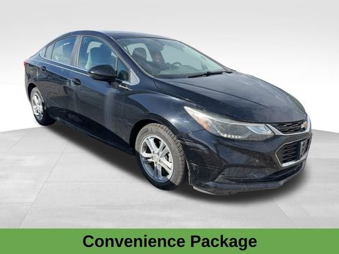 Used 2016 Chevrolet Cruze LT w/ Convenience Package FWD image 3