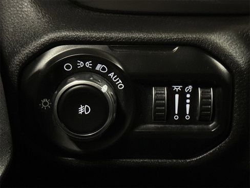 Used 2021 Jeep Wrangler Unlimited Sport image 17