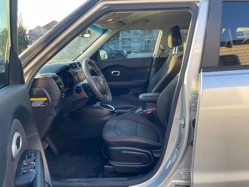 Used 2017 Kia Soul w/ Convenience Package image 16