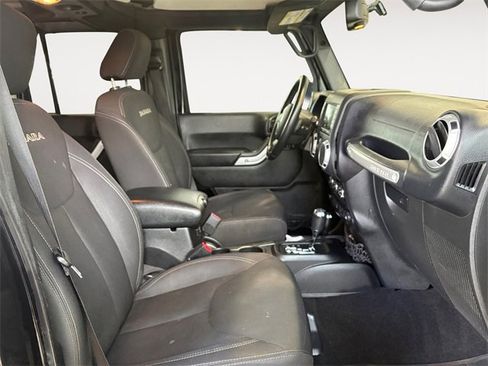 Used 2016 Jeep Wrangler Unlimited Sahara w/ Dual Top Group image 13