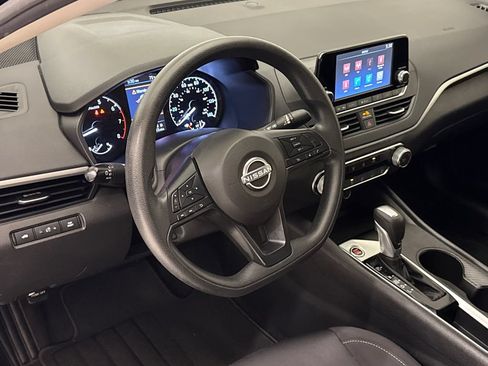 Used 2024 Nissan Altima 2.5 S FWD image 17