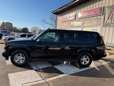 Used 2000 Chevrolet Tahoe Limited w/ Comfort & Security Pkg image 6