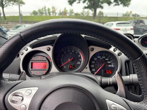 Used 2020 Nissan 370Z Touring Sport RWD image 15