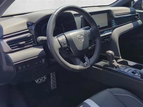 Used 2025 Toyota Camry SE FWD image 10