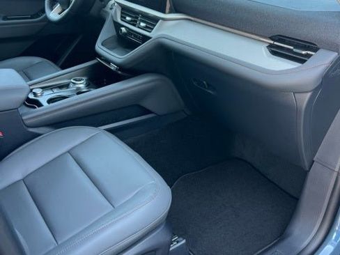 New 2025 Ford Explorer Active w/ Active Comfort Package image 16