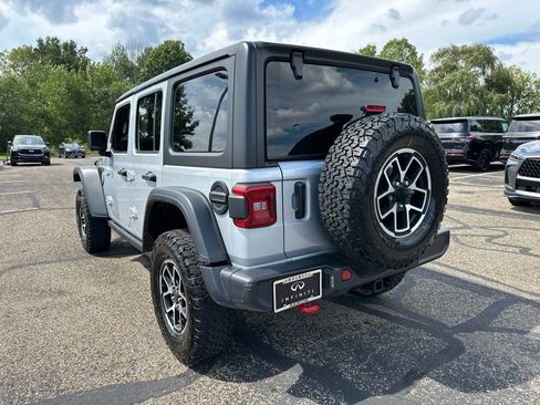 Used 2024 Jeep Wrangler Unlimited Rubicon AWD/4WD image 8