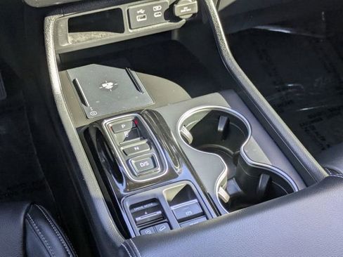 Used 2024 Honda Pilot Touring image 14