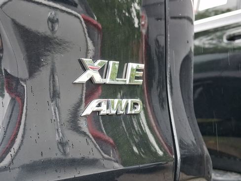 Used 2025 Toyota RAV4 XLE AWD/4WD image 10