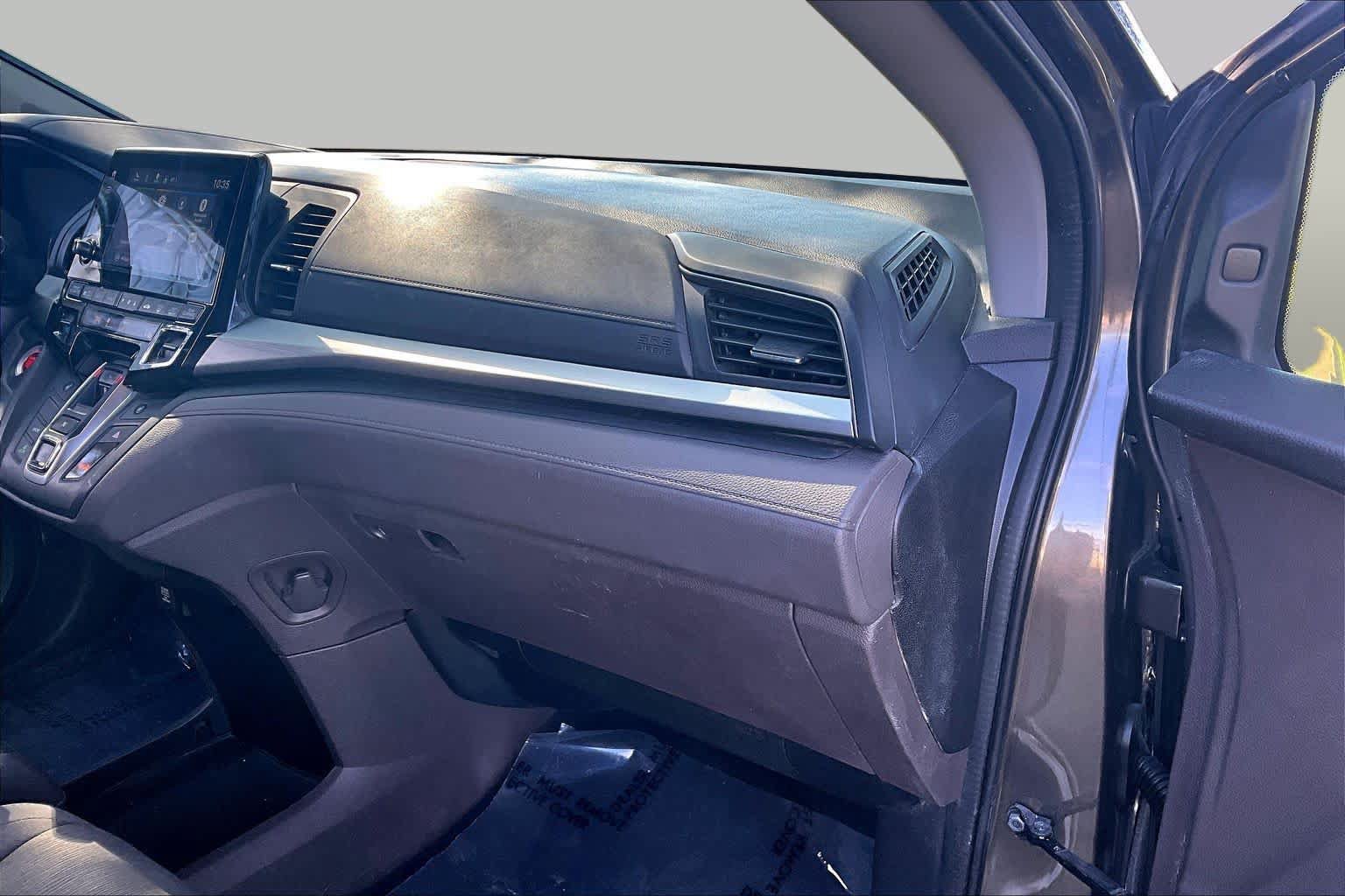 Used 2018 Honda Odyssey EX image 19