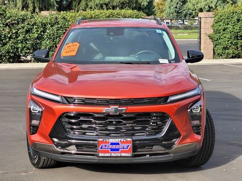 Used 2024 Chevrolet Trax ACTIV w/ Sunroof Package image 3