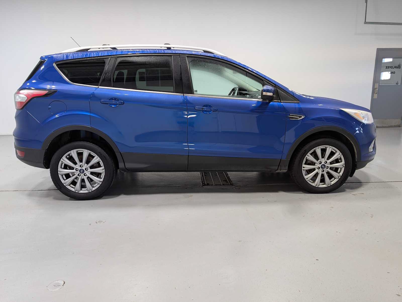 Used 2017 Ford Escape Titanium AWD/4WD image 7