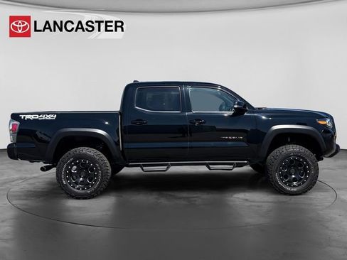 Used 2021 Toyota Tacoma TRD Off-Road w/ Technology Package AWD/4WD image 8