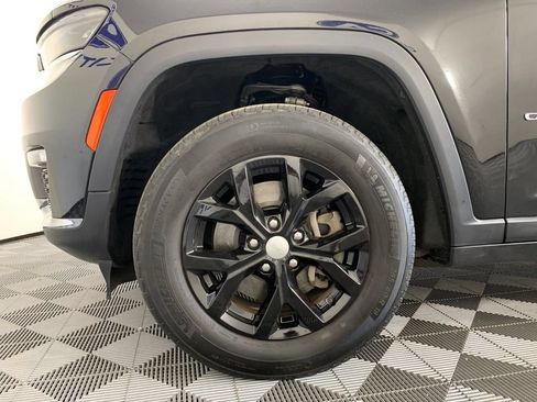 Used 2023 Jeep Grand Cherokee L Limited RWD image 11