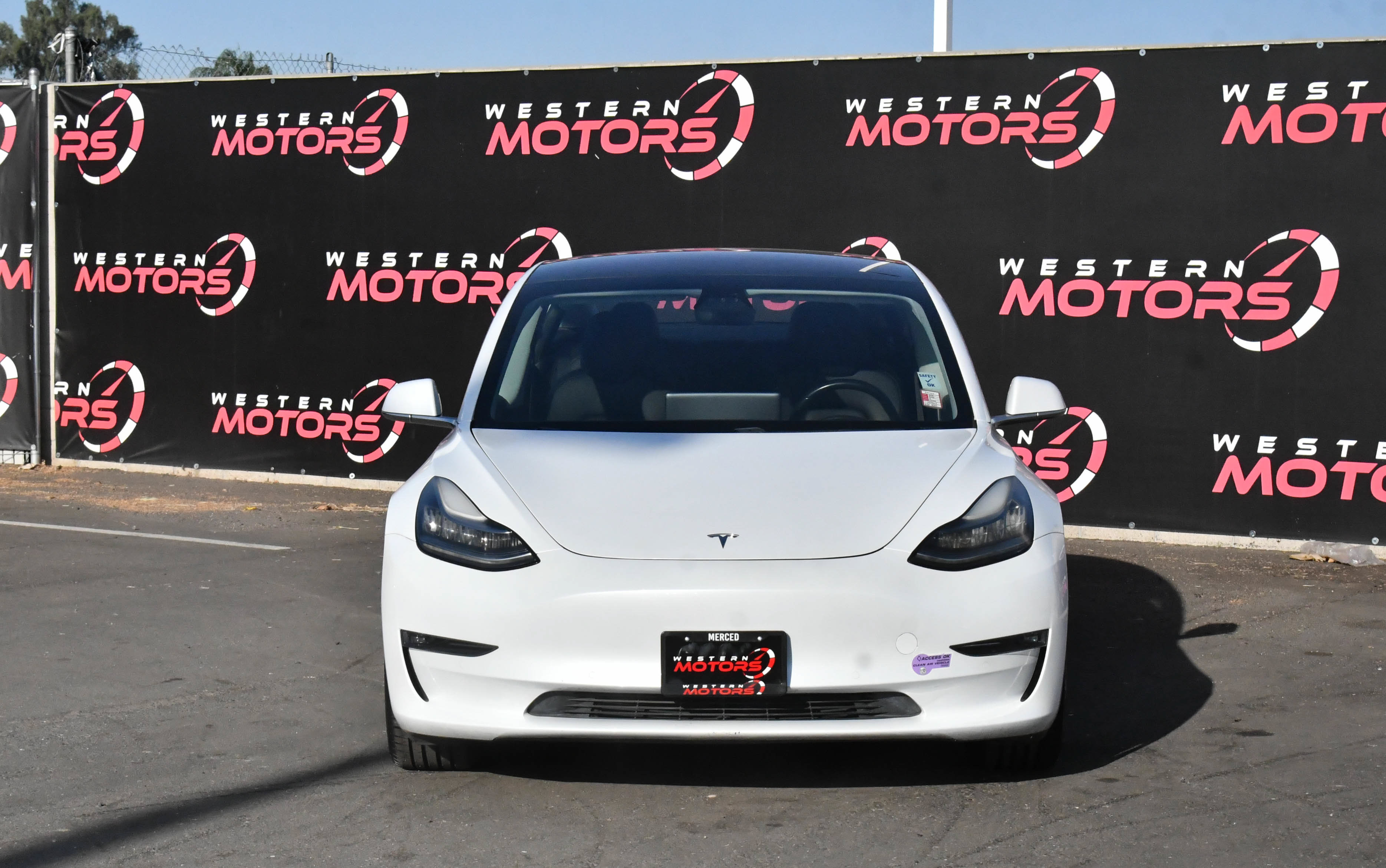Used 2018 Tesla Model 3 Long Range RWD image 2