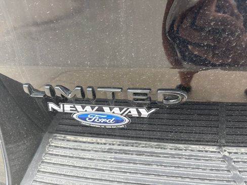 Used 2020 Ford Expedition Limited w/ Equipment Group 303A AWD/4WD image 7