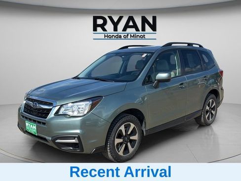 Used 2017 Subaru Forester 2.5i Premium w/ All-Weather Package AWD/4WD image 10