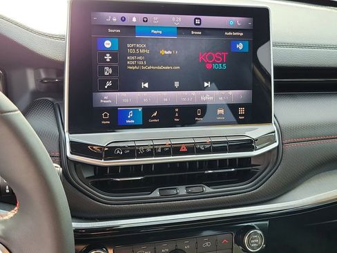 Used 2023 Jeep Compass Trailhawk w/ Trailhawk Elite Group image 9