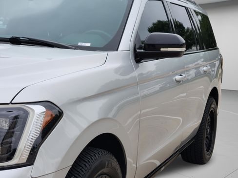 Used 2019 Ford Expedition Limited w/ Equipment Group 303A AWD/4WD image 38