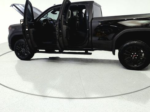 Used 2023 GMC Sierra 1500 Pro w/ Graphite Edition AWD/4WD image 12