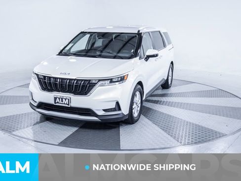Used 2024 Kia Carnival LX image 2