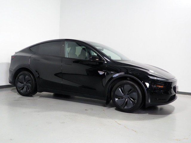 Used 2026 Tesla Model Y Long Range RWD image 1