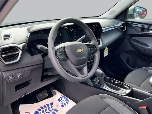 New 2026 Chevrolet TrailBlazer LT w/ Driver Confidence Package FWD image 8