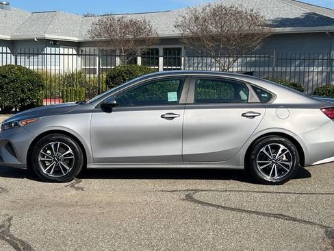 Used 2024 Kia Forte LXS FWD image 7