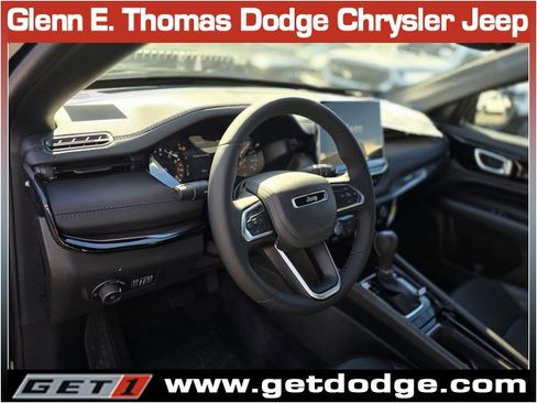 New 2026 Jeep Compass Latitude image 8