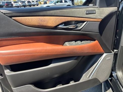 Used 2020 Cadillac Escalade Luxury AWD/4WD image 7