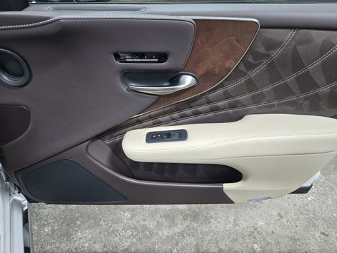 Used 2019 Lexus LS 500 image 48