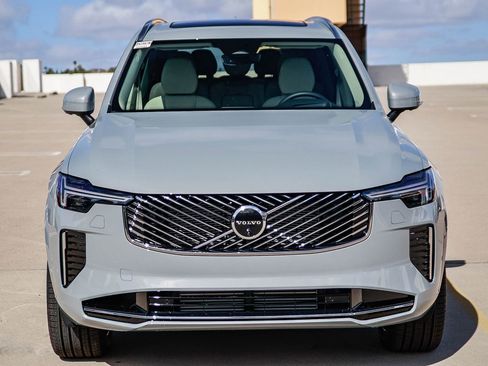 New 2026 Volvo XC90 T8 Ultra w/ Protection Package Premier AWD/4WD image 2
